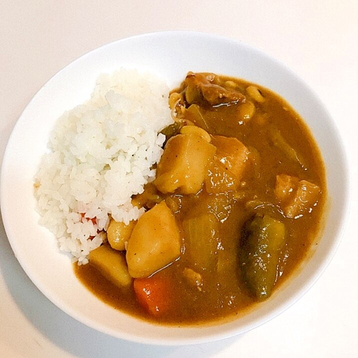 青豆と甘とうがらしの☆具沢山チキンカレー